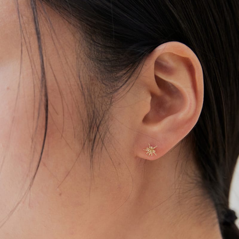 OR D`OR [14K] Starlight Piercing Earrings
