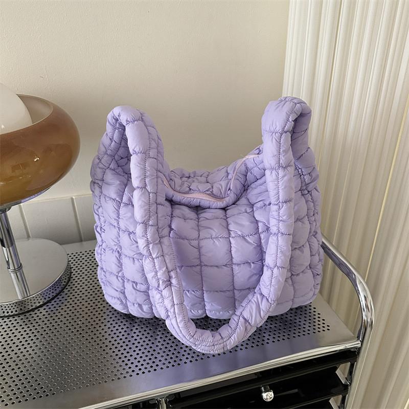 Трендова велика сумка-тоут «Хмара» для жінок у чорному, білому, хакі, фіолетовому та зеленому кольорах, модний стиль