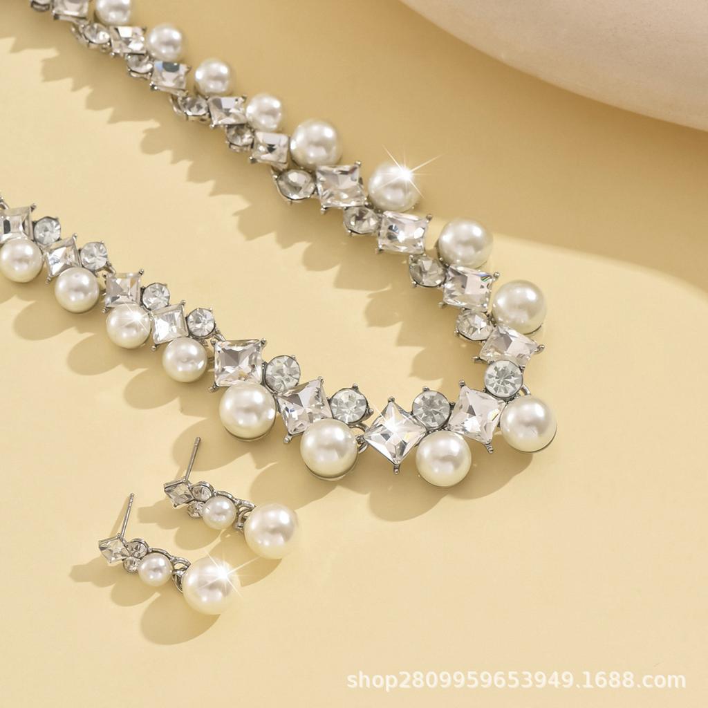 Übertreibene funkelnde Diamant-Perlenkette Ohrringe Barocklegierung Damen Schmuckset Dinnerparty mit 2456