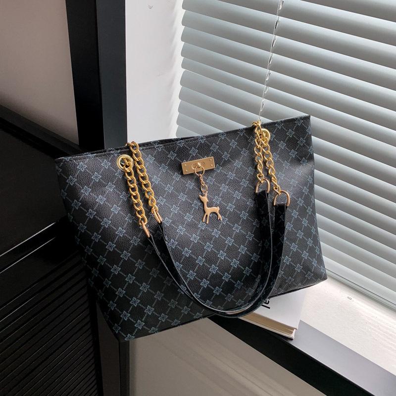 2024 Spring Retro Texture Chain Shoulder Bag for Women