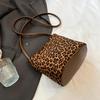 Retro Suede Hasp Sweet Shoulder Bags Sewing Thread Concise Women's Handbags High Quality Versatile Small Square Bag CLE