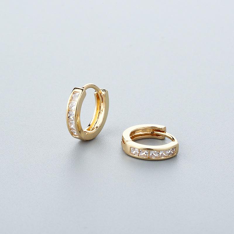 Classic Pave Diamond Hoop Earrings For Women Exquisite Niche Personalized Sparkling Circle Ear Cuffs Versatile Jewelry