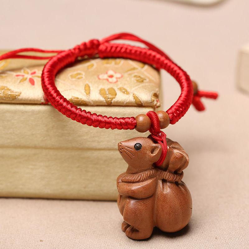 

Браслет из резного дерева персика с крысой - Ручная работа, красная нить, украшения для привлечения богатства и удачи, метафизическая защита, ожерелье и подвеска для телефона