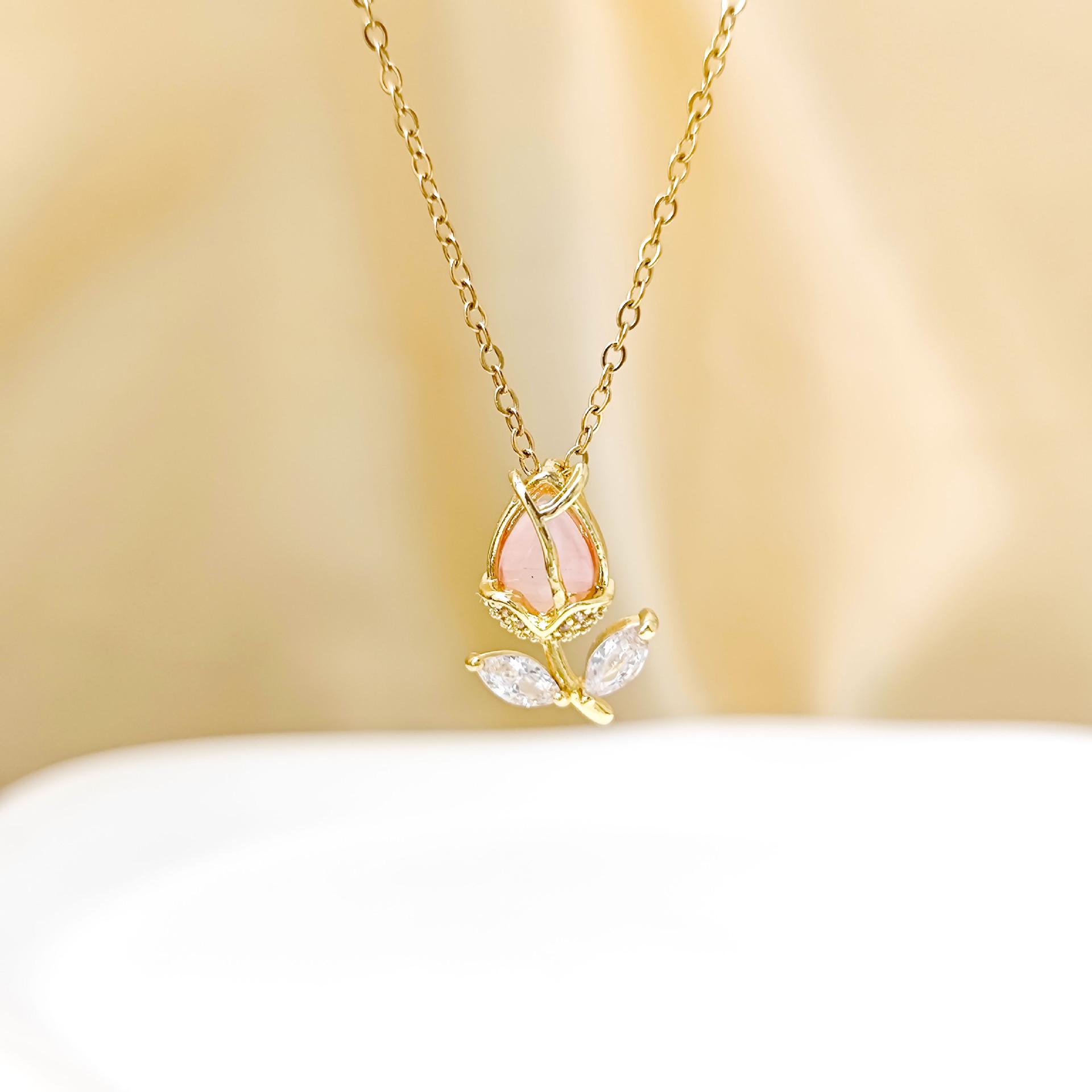Elegant Cat s Eye Tulip Necklace - Luxurious, Versatile, Simple Korean Style Clavicle Jewelry for Women
