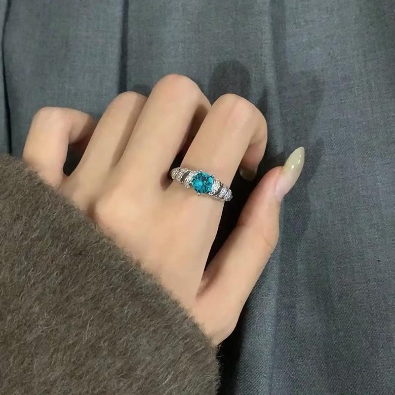 

Ювелирные изделия Hui Zhi Yi Кольцо 6x6 Параиба из стерлингового серебра 925 пробы с бриллиантом с высоким содержанием углерода, Европейско-американский стиль легкой роскоши. Size 7