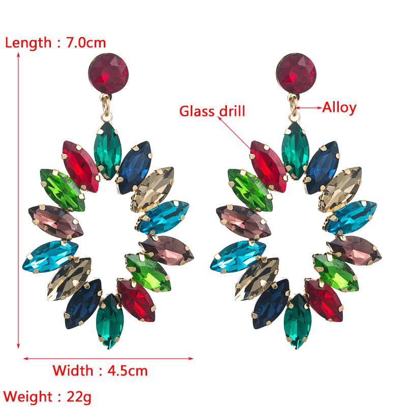 Boucles d'oreilles pendantes rétro brillantes pour femmes Alliage d'acier titane Boucles d'oreilles pendantes Acrylique Cristal coloré Forme d'eau Ornements d'oreilles géométriques