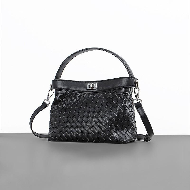 

Плетеная сумка через плечо чёрный