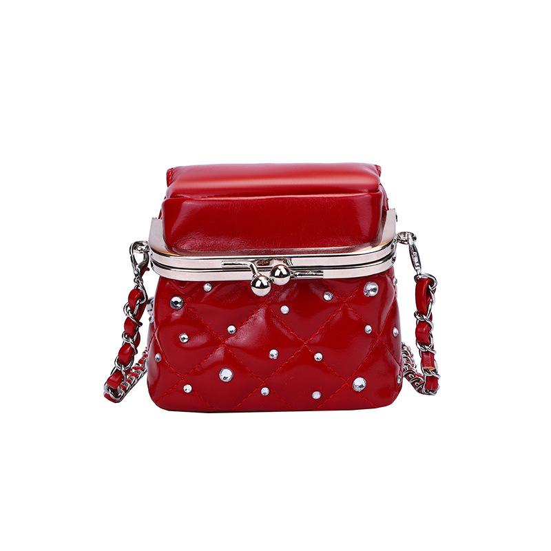 Xiaoxiangfeng Rhombus Chain Bag 2025 New Fashion Rivet Shoulder Bag Women's Foreign Style Versatile Clip Buckle Small Square Bag
