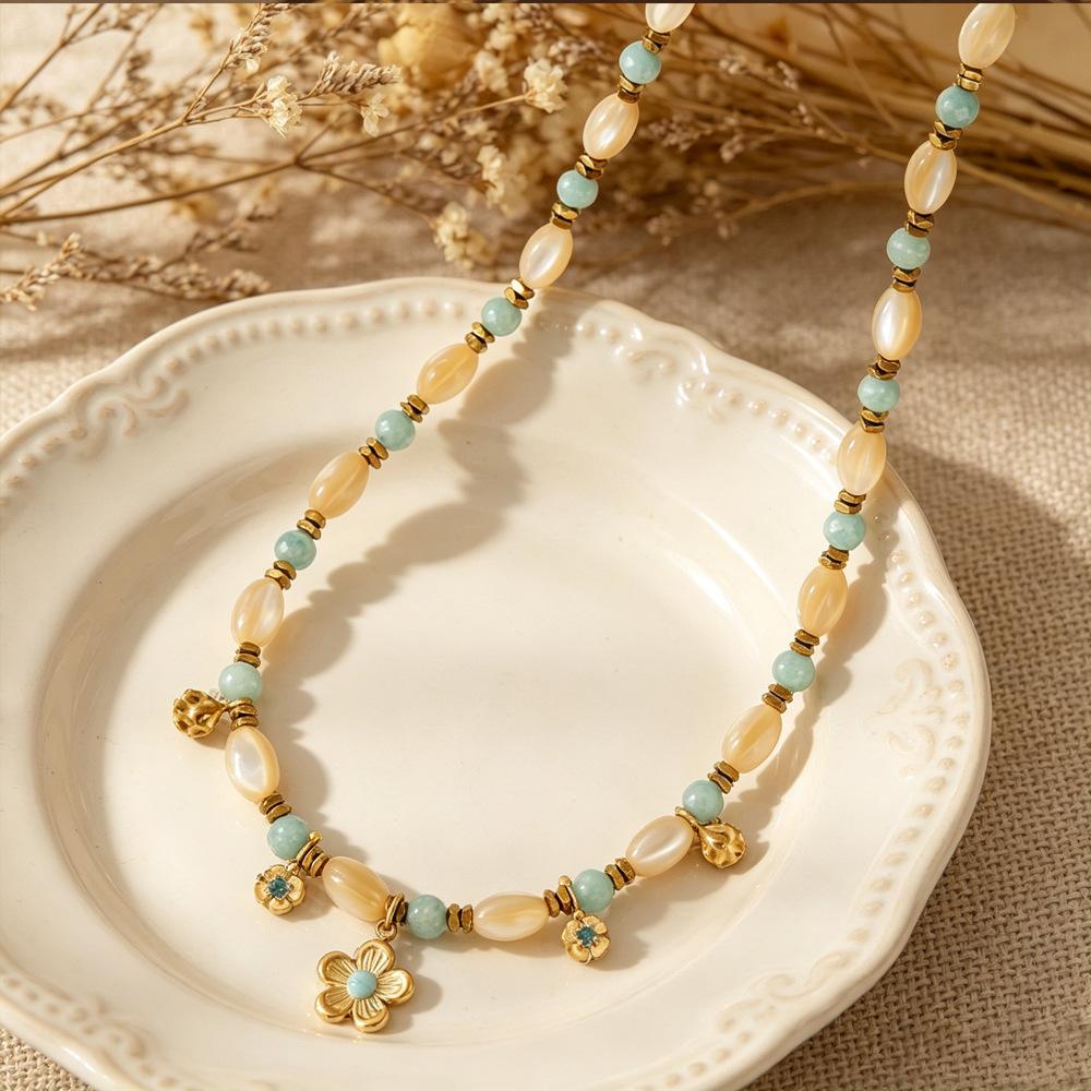 Monet cat's eye flower colored natural stone necklace female, summer travel niche design beaded white collarbone chain