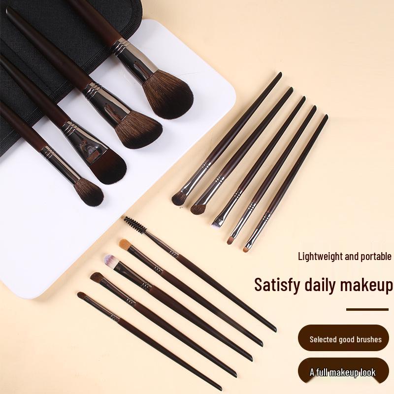 18-Piece Professional Animal Hair Makeup Brush Set - Soft Hair Brushes for Eye Shadow, Powder, and Blush.