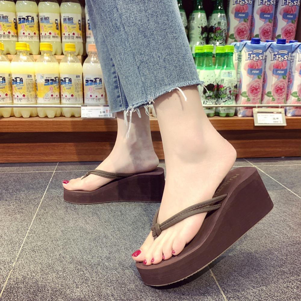 Fashion High Heels Clip On Sandals Summer Thick Soled Beach Anti Slip Slope Heel Flip Flops Womens Outdoor Wear Simple Beach Women Shoes