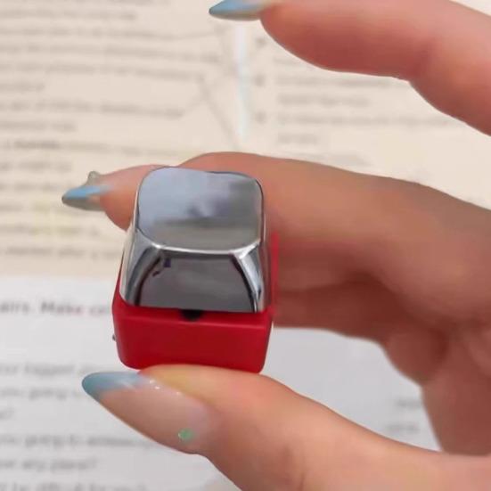 1/2 st Elektrisk Stöt Knapp Nyckelring Bärbar Ofarlig Stöt Tangentbord Leksak Nyckelring Hängande Dekoration Practical Joke Rekvisita Gag Present