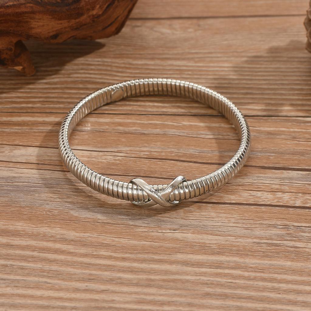 Cold Wind Wrapped Snake Bone Metal Necklace Personality Exaggerated Collarbone Chain