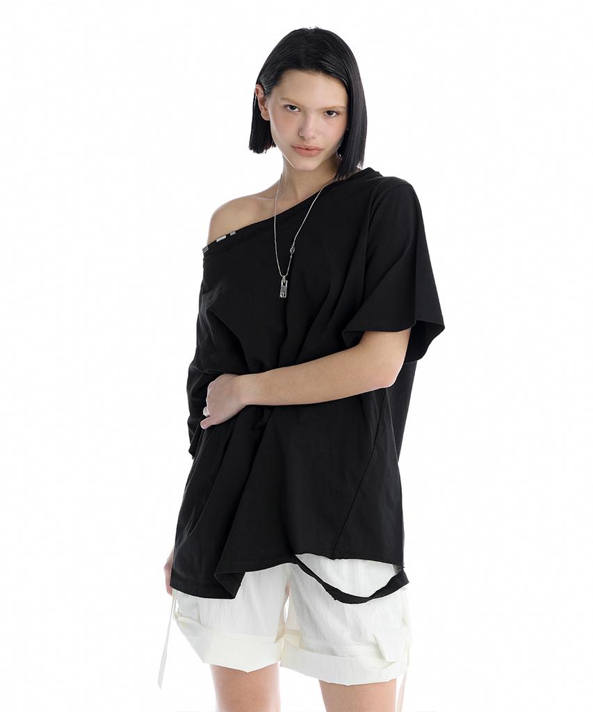 Teulimingbeodeu Off-Shoulder Raw Edge T-Shirt [ Black ]