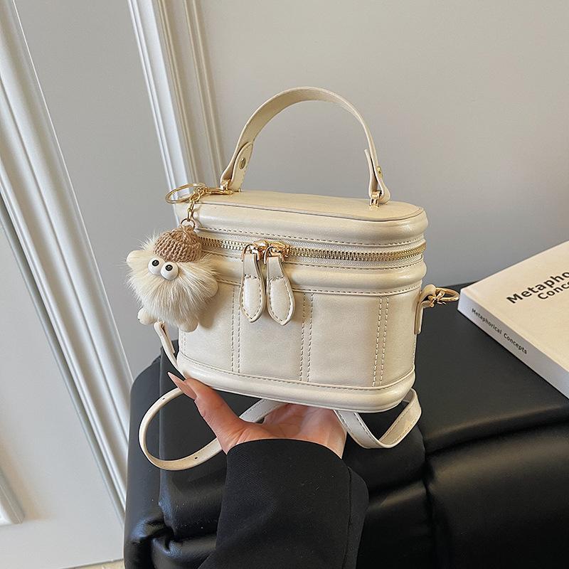 Wholesale messenger bag versatile small bag women's 2025 spring new niche high-end shoulder bag portable box bag