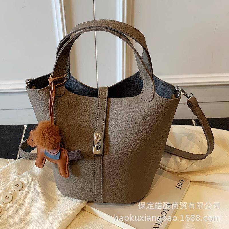 Vintage Maillard Small Bag 2025 New Casual Versatile Women's Messenger Bag Exquisite Hand-held Mother Bucket Bag