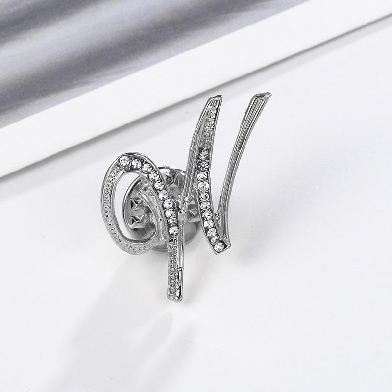 High-Precision Electroplated Vintage Alloy Brooch with Rhinestones