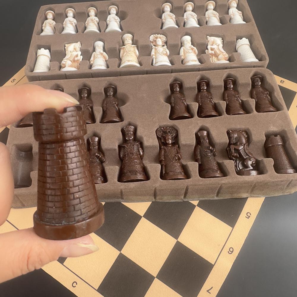 Großes Vintage Schach 3D Qing Armee Figuren Schachbrett aus Leder Gips + Harz Figuren Spielbox 40*19Cm/15,7*7,5 Zoll