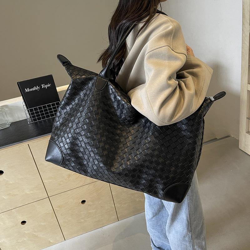 Fashionable and Casual Fake Woven Design Large-capacity Hand-held Travel Bag, Short Business Trip Light Clothing Storage Luggage Bag