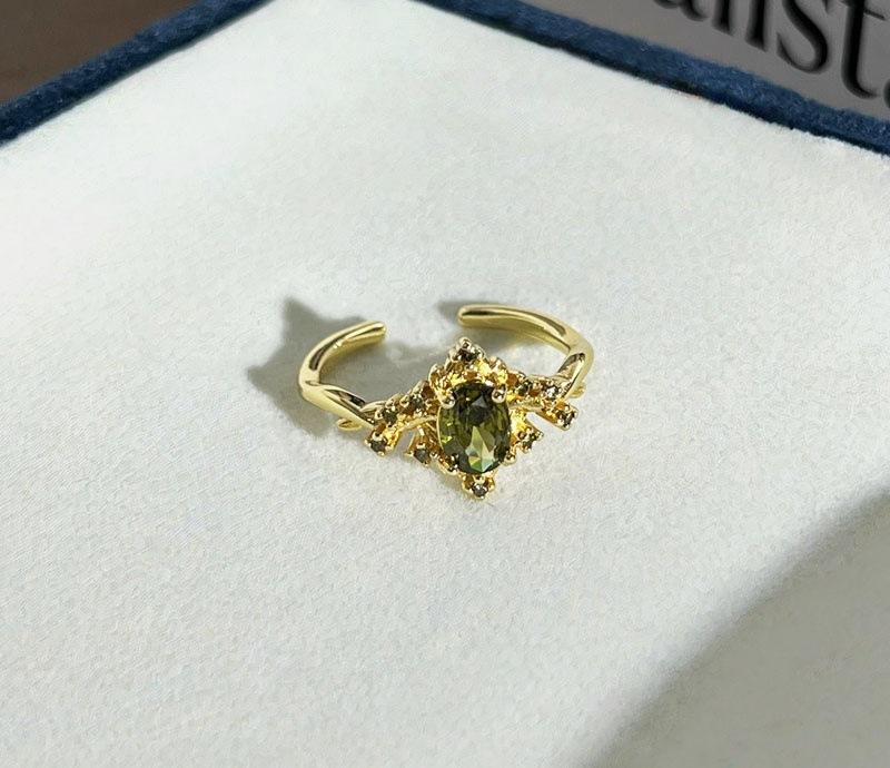 2026 Green Abyss Realm French White Olive Green Diamond Stacked Wearing Retro Ring Women s Small Broken Diamond Light Luxury Niche Versatile Ring Resizable