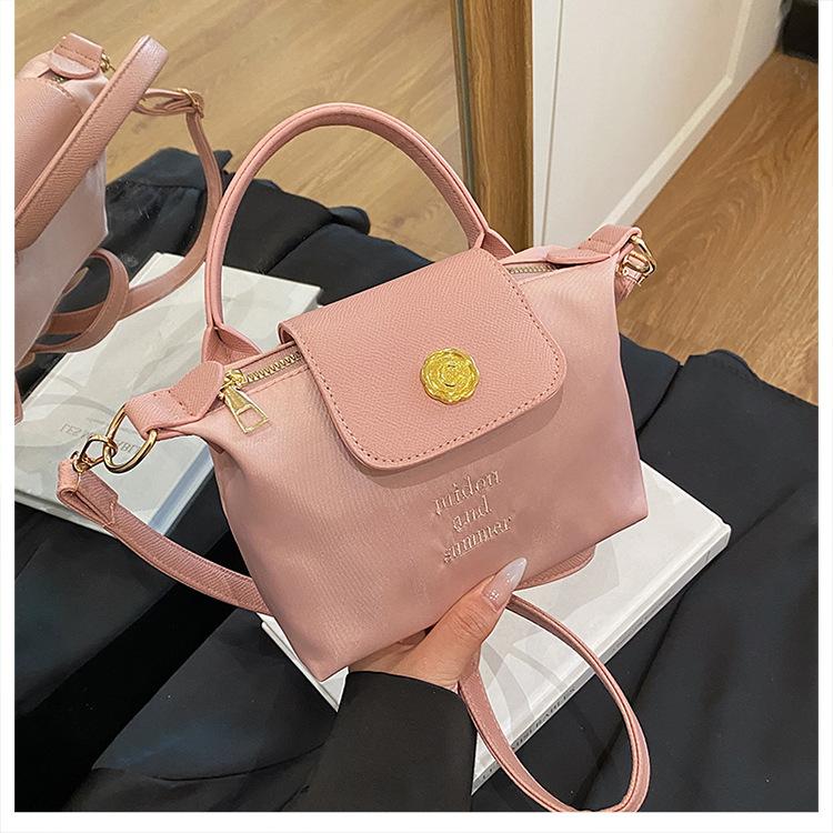 

Текстурированная цепочка, простая женская сумка, новая модная сумка-мессенджер для通勤, на одно плечо, вязаная ручная сумка подмышку розовый