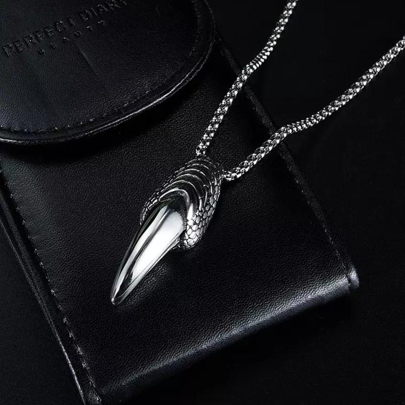 New Necklace Domineering Men's Eagle Claw Retro Pendant