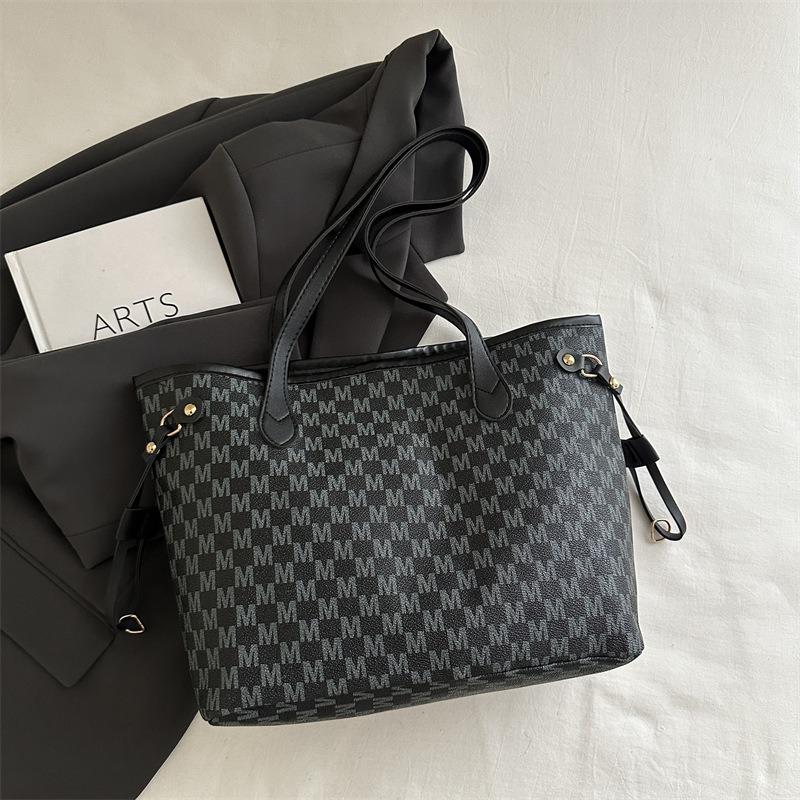 

Premium bag women s autumn new commuter armpit bag fashionable simple niche design shoulder tote bag