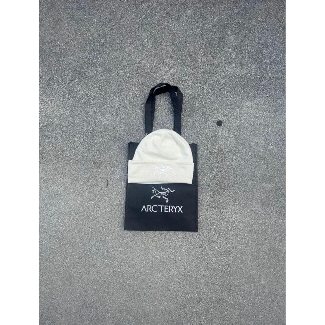 Used ARC TERYX Knit Hat Beanie White