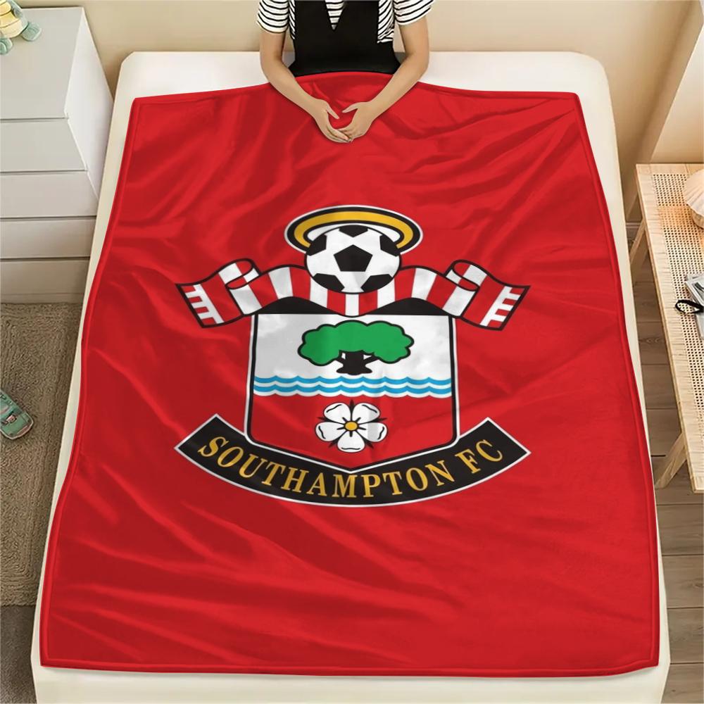 1PC Southampton FC Print Flannel Blanket, High Quality Comfortable for All Seasons, Home Decor, Warmth and Comfort, Perfect for Christmas Gifts