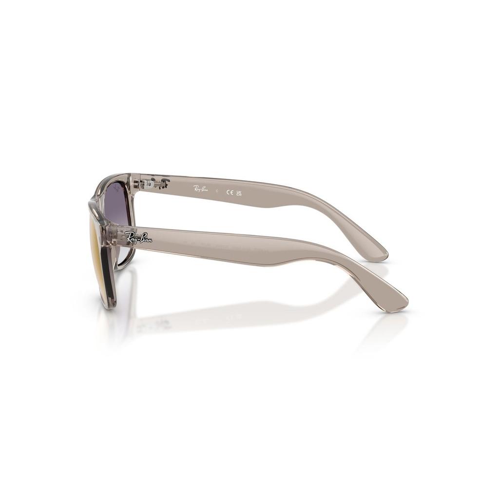 Детские солнцезащитные очки Ray-Ban Junior Justin - Прозрачно-серые/С красным зеркальным стеклом