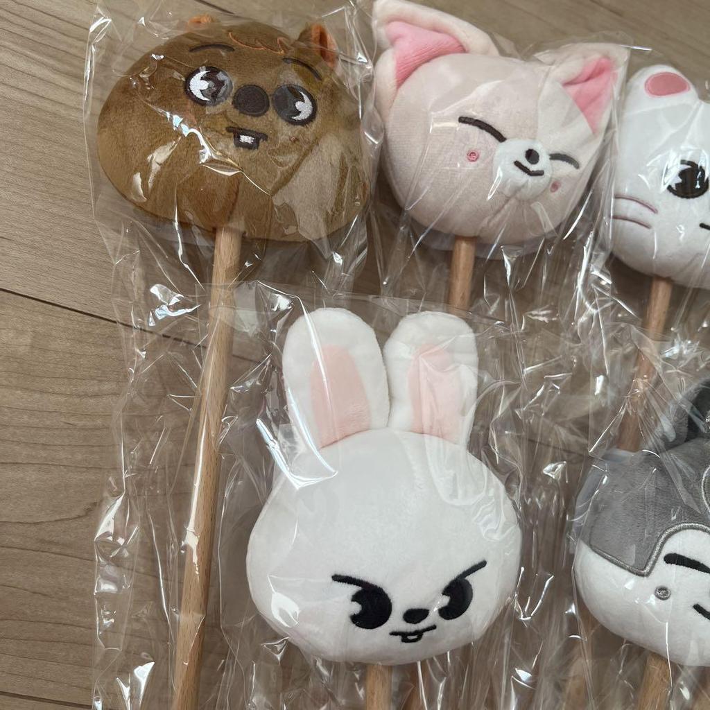 [USED] straykids skzoo shoulder massage stick sukiz