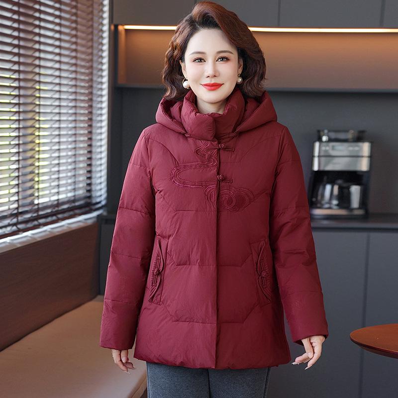 Counter middle-aged and elderly mothers down jacket women's short thickened warm Chinese style embroidery foreign style white duck down jacket