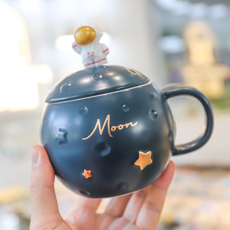 Cute Astronaut Shape Ceramic Tea Cup Coffee Mug With Lid With Gift Packaging 301-400ml синий