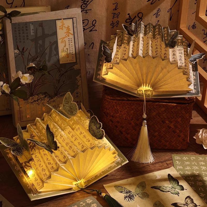 Lumină de carte DIY în formă de evantai vintage: Cadou Creativ Făcut Manual & Lampă de Noapte High-End pentru Zile de Naștere și Ocazii Speciale