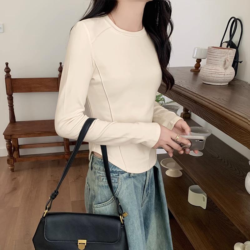 2024 Autumn and Winter New White Long-sleeved T-shirt for Women with Irregular Hem, Slim Fit, Stylish and Chic Top
