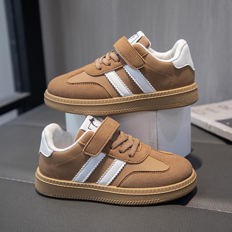 Mode Lätta Barn Skateskor Nya Vår Pojkar Halkfria Sportskor Andningsbara Tränings Löpning Mode Sneakers