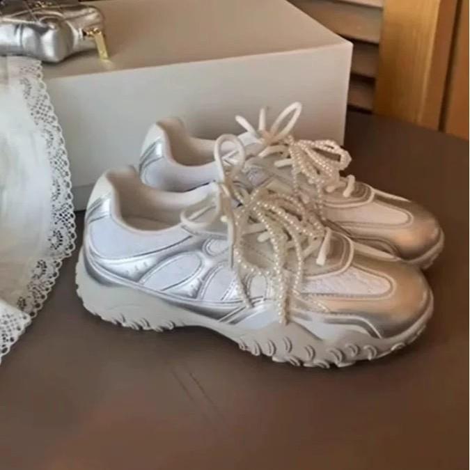 Forrest Gump shoes 2025 new fashion versatile comfortable pearl retro niche platform Korean version with skirt white shoes