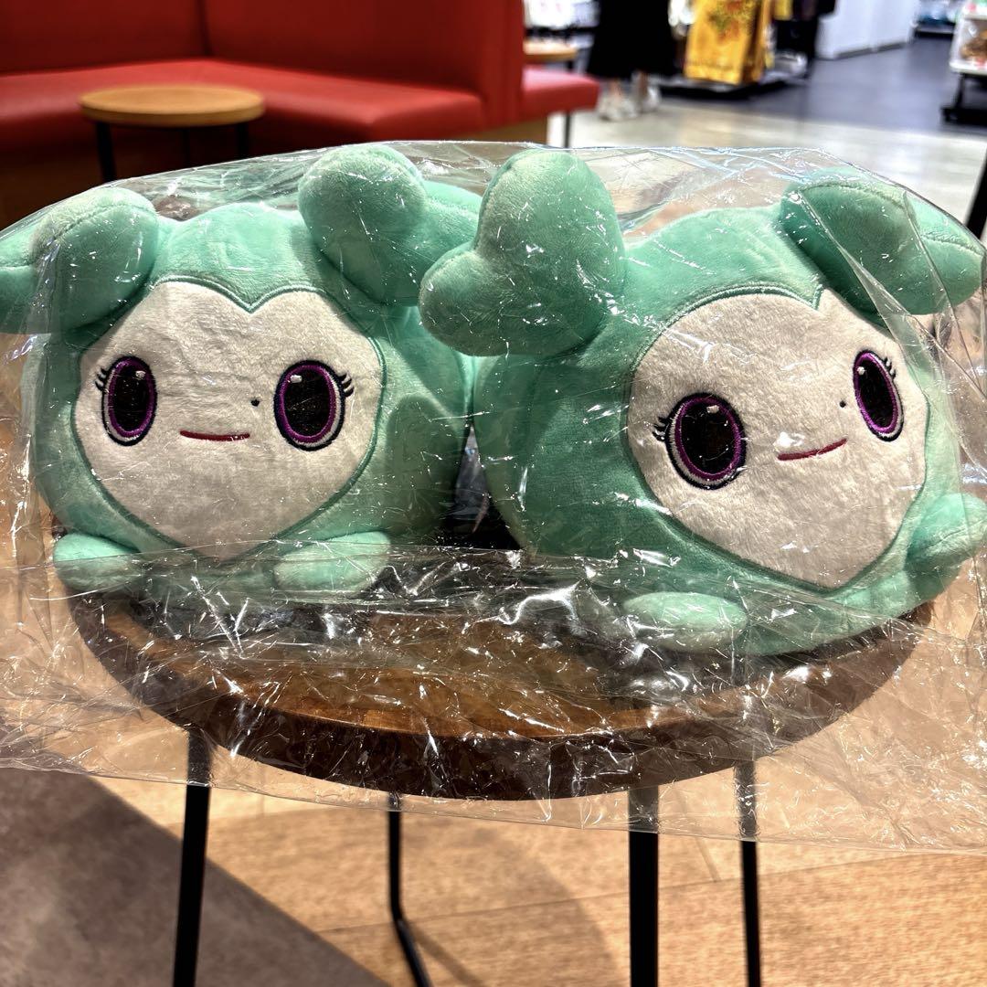 

[USED] TWICE LOVELYS Plush Slippers Mina