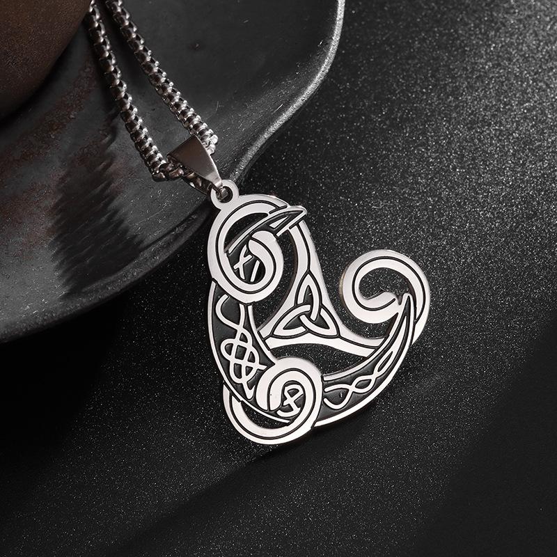 Vintage Jewelry Triangular Celtic Knot Crescent Moon Pendant Necklace