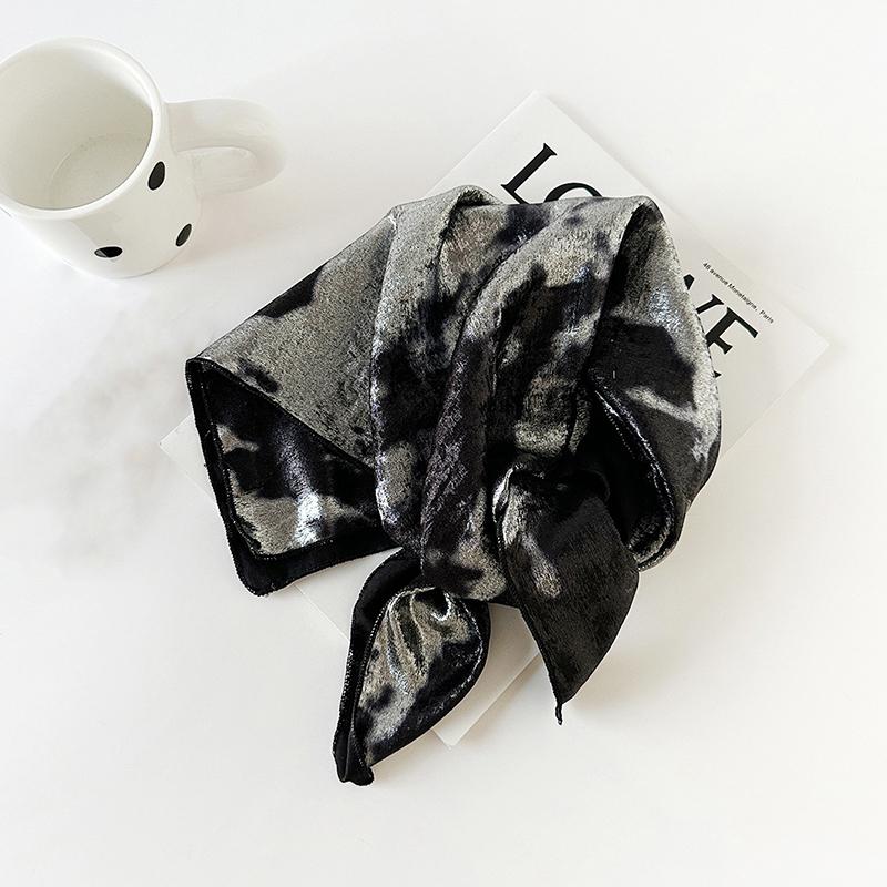 

Ретро Гострий PU Шкіряний Хустка Капелюх Жіночий Літній Y2K Квадратний Шарф Хіп-Хоп Бандана Корейська Серія Універсальна Пов язка на Голову Хустка для Волосся