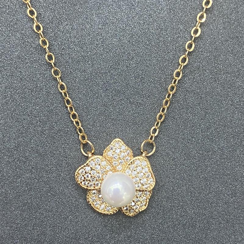 Hot-selling Seiko micro-inlaid flower pearl necklace raw luxury four-braided flower pendant collarbone chain