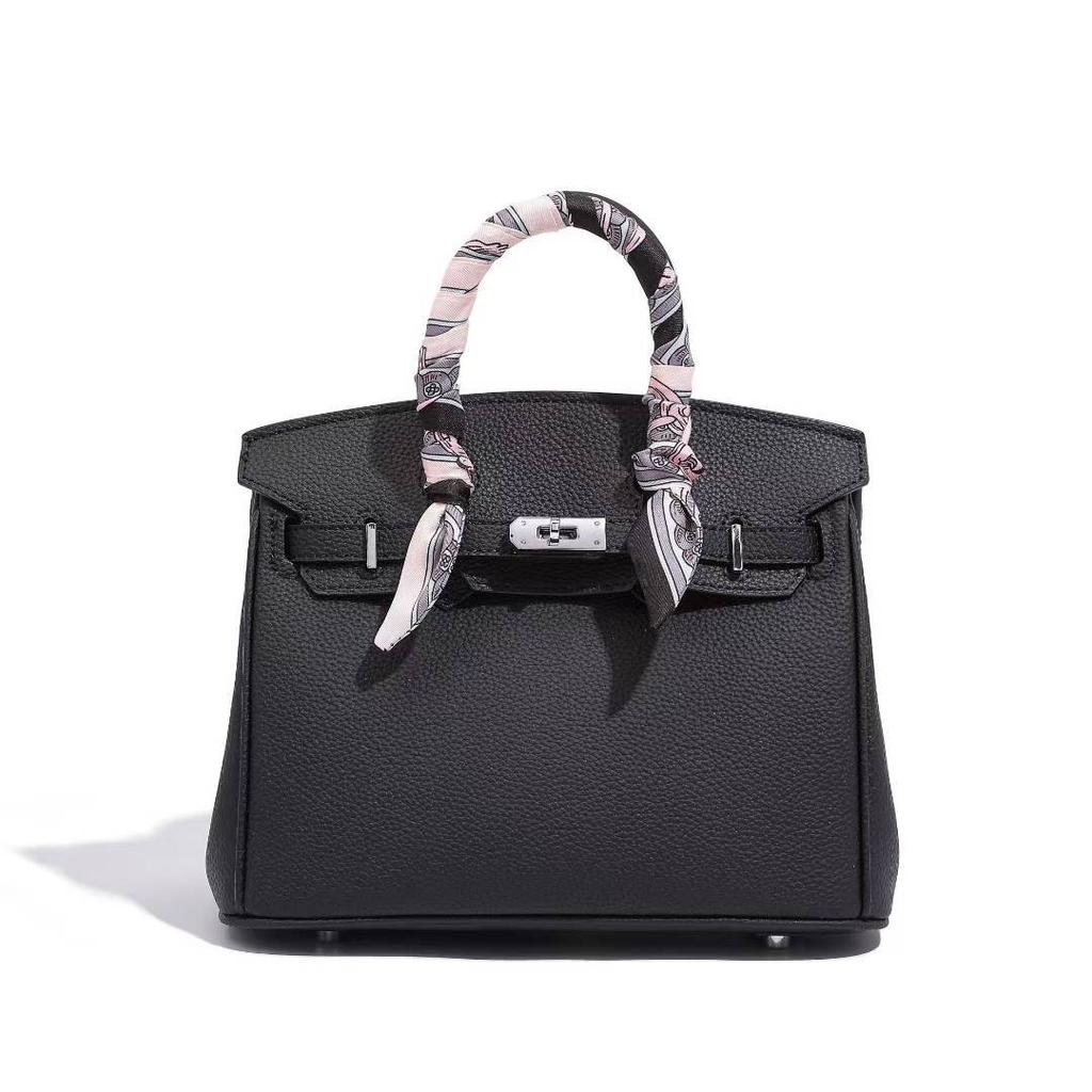 2026 Geantă Clasică Nouă din Platină Geantă cu Temperament Geantă de Umăr Crossbody pentru Femei Geantă pentru Femei Casual Portabilă Versatilă