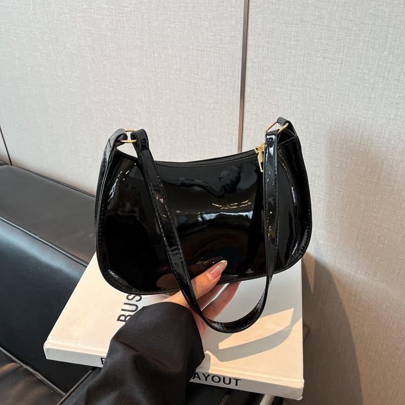 Summer New Popular Fashion Shoulder Armpit Bag Versatile Solid Color Gentle Handbag