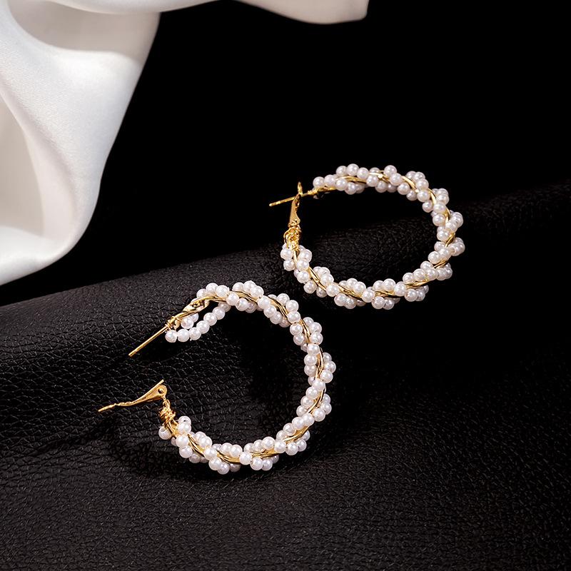 Geometric Coil Pearl Earrings, Exaggerated Temperament High-End Earrings, Light Luxury Fashion Beaded Earrings