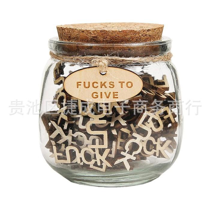 Lustiges Fuck-Glas Geschenk – 100 Holzbuchstaben-Ausschnitte, Scherz-Geburtstagsgeschenk für Ihn/Sie, Neuartige Schreibtischdekoration zur Stressbewältigung