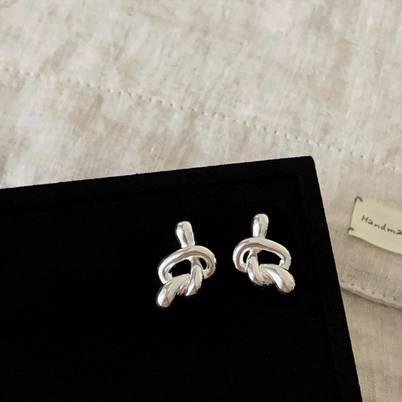 

Серьги-гвоздики High Sense Knotted Metal Love, женские, изысканные, нишевые, уникальные, модные, темпераментные, универсальные серьги