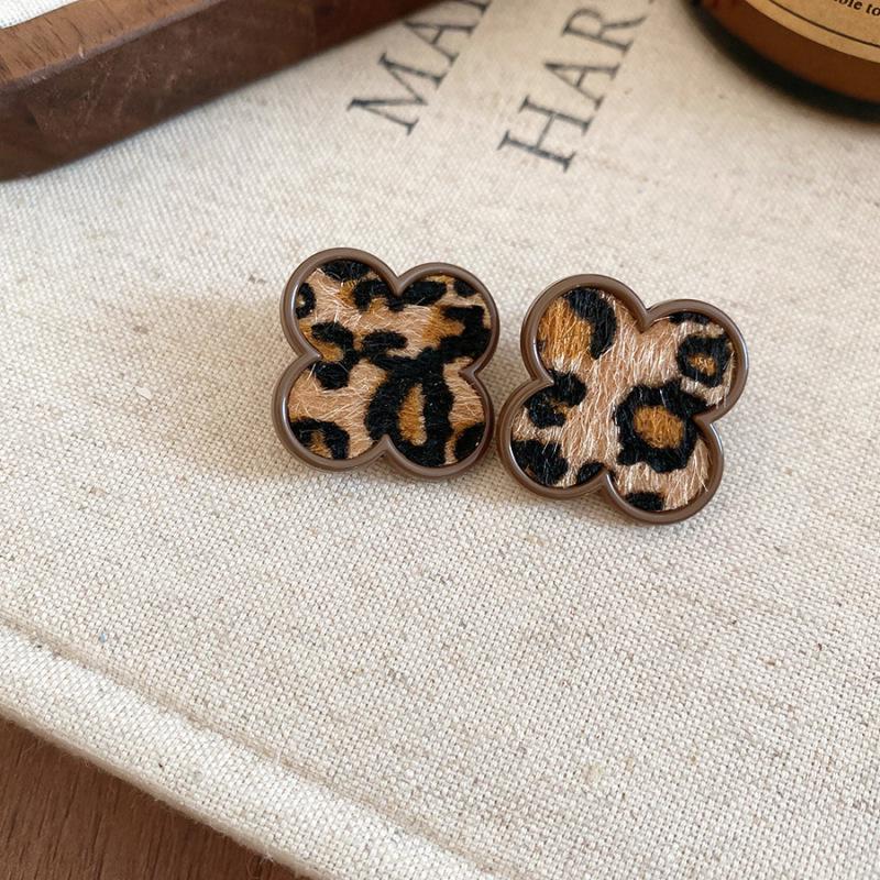 Geometric Leopard Print Heart Flower Stud Earrings - Retro & Versatile Luxury for Women
