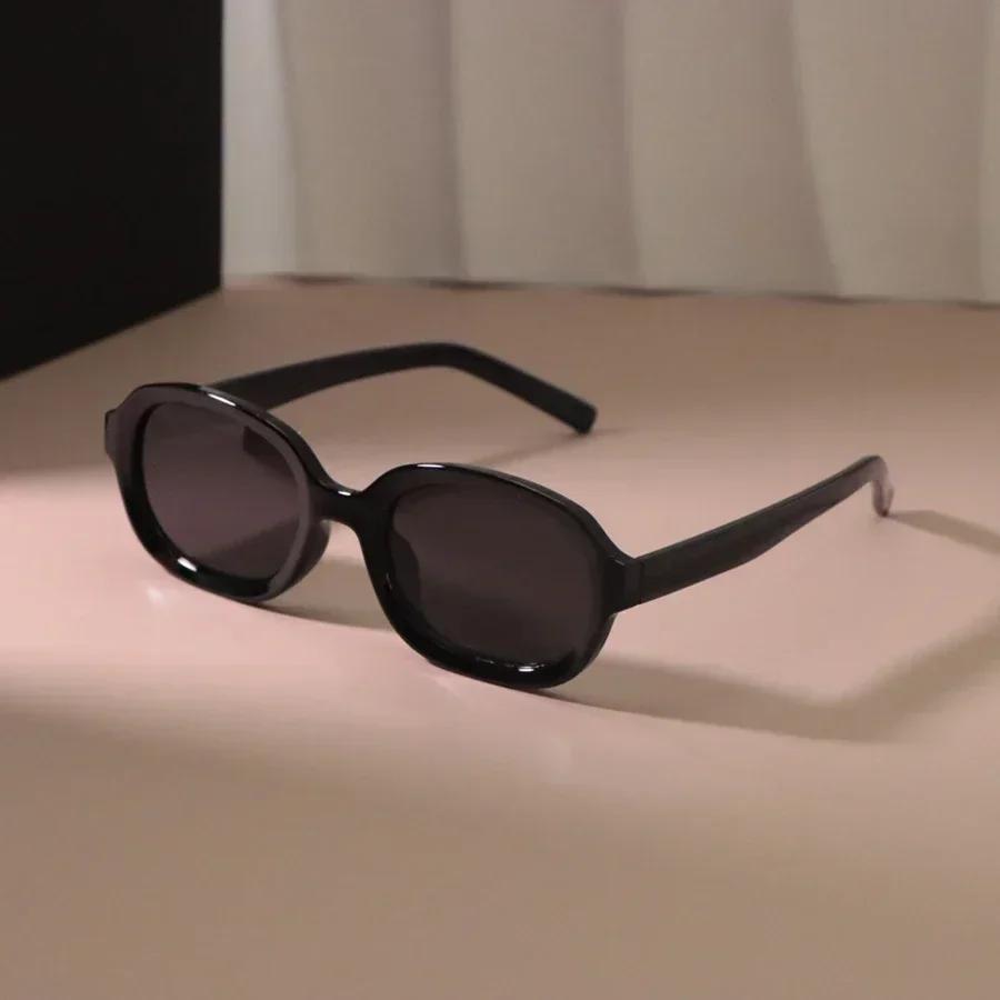 Retro Square Sunglasses Women Fashion Plastic Frame Vintage Sun Glasses Men Stylish Oversized Eyewear