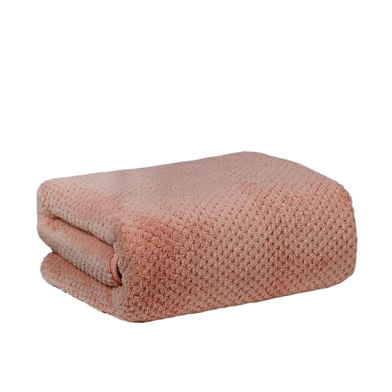1pc Solid Color Coral Fleece Bath Towel Pineapple Grid Pattern Large Bath Towel Beach Towel Household Absorbent Bath Towel for Adult