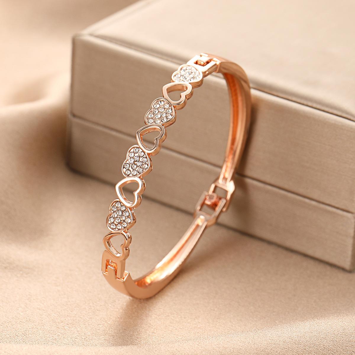 Love diamond-encrusted bracelet temperament full of diamonds, women give girlfriends gifts, bracelets ins style fashionable and elegant bracelets